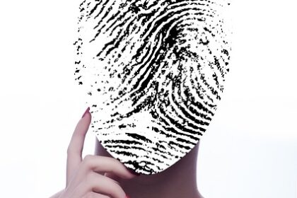 **Bankowość Emocjonalna: Jak AI analizuje nastrój użytkowników w aplikacjach mobilnych, aby zwiększyć retencję i personalizację oferty?** - 9 2025