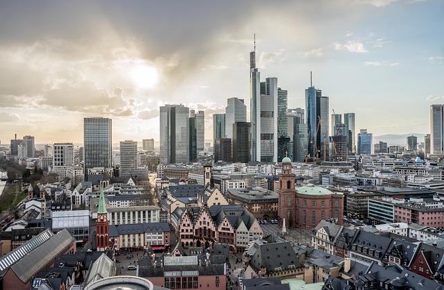 ** Czy rezydencja podatkowa wpływa na wybór konta bankowego? Najczęstsze błędy i jak ich uniknąć - 1 2025