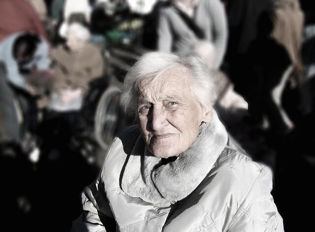 ** "Romance scam" – dlaczego seniorzy padają ofiarą oszustw matrymonialnych online i jak temu zapobiegać? - 1 2025