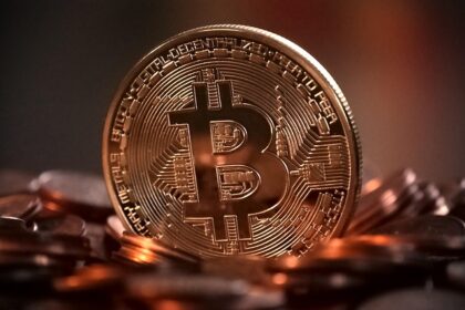 Kryptowaluty a tradycyjne banki – czy to koniec bankowości, jaką znamy? - 9 2025